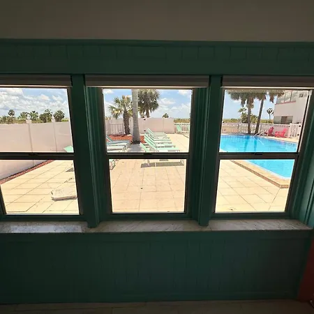 Arvilla Resort St. Pete Beach Exterior photo